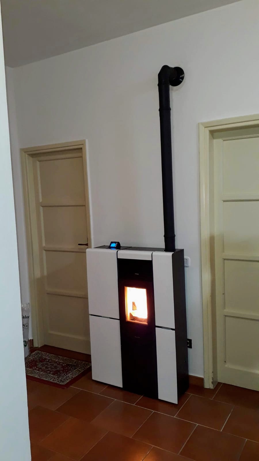 Stufa a pellet Ravelli modello Olivia Steel instal